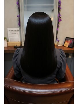 スローネ(THRONE) 髪質改善酸性ストレートで艶髪／20代30代40代／新宿