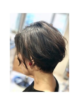 ルスキニア(Luscinia) 大人女性のための＊ハンサムショート＊