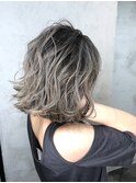 ハイライトの繰り返しで作るバレイヤージュ☆