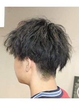 ウィスカーヘアー(whisker hair) ツイストスパイラルパーマ