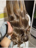ハイライトカラー　コントラストが大人可愛い