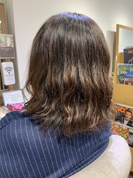 ユーネリー(U-NERY) ミディアムスタイル