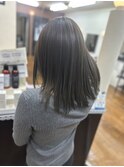 オリーブベージュ