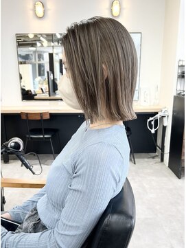 ジーニー 横浜(giinii) グレーベージュボブアッシュブラック波巻き