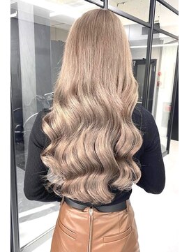 スライバイリアオオサカ(Sly By Ria OSAKA) ミルクティーベージュ/シールエクステ【梅田】【大阪】