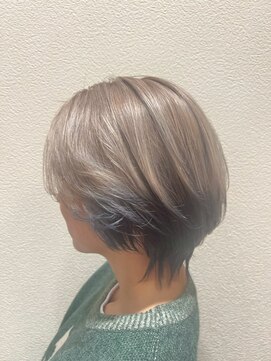 アクセ 大人キレイハンサムショート奥行きショートグラデーション40代