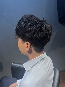 ビーダンディー(Bee dandy) ビジネスツーブロックショート ニュアンスパーマ ダウンバング