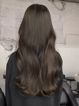 ヨーク(YOKE) レイヤーカットくびれ巻き韓国ヘアオリーブグレージュ髪質改善