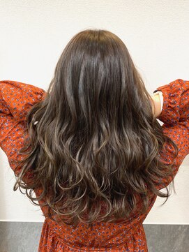 ロア フィリア(LORE Philia) カラーマジック【魅力を引き出すハイライト×ナチュグラ】