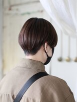 ホワイトルーム(White Room) 前下がりハンサムショート