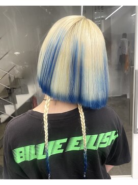 レコ 渋谷(LECO) ハイトーンブルーホワイトブロンドデザインカラーミニボブカット
