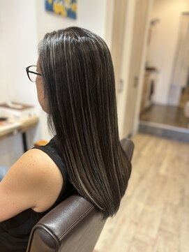 サロン ド マゼンタ(Salon de Magenta) コントラストハイライト