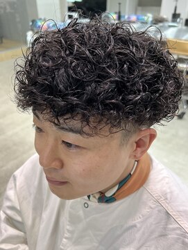 レタッチ バイ フィフス 天神大名(RETOUCH by fifth) プードルパーマハードスパイラルパーママッシュメンズパーマ束感