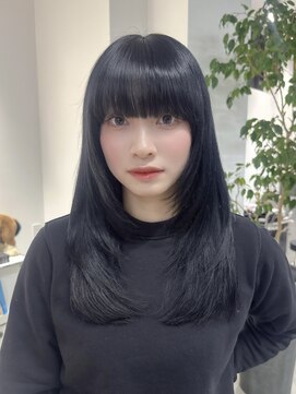 ソピ 名古屋名駅(sopi by invitation) ハイレイヤー 重めぱっつん前髪 ブルーブラック ダークカラー