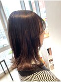 くびれミディアムカット