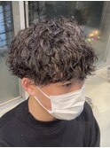 メンズラフセンターパート波巻きスパイラルパーママッシュウルフ