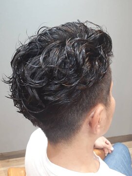 クロデザイン(KURO DESIGN) ビジネスマン向けパーマスタイル