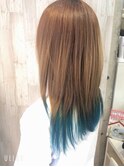個性的カラーハニーベージュ×深みブルーこなれストレート
