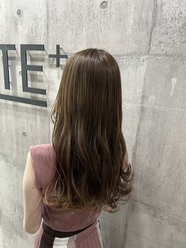 アンダーバーホワイト 南海難波店(_WHITE) 【＿white+】