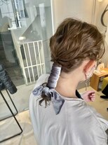 十角髪&nbsp;ベージュカラー + ヘアアレンジ