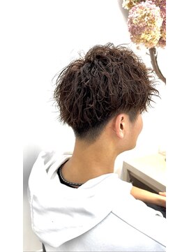 サロンドジョー(salon de joe) ツイストスパイラルパーマメンズマッシュ刈り上げ 奥東巧真