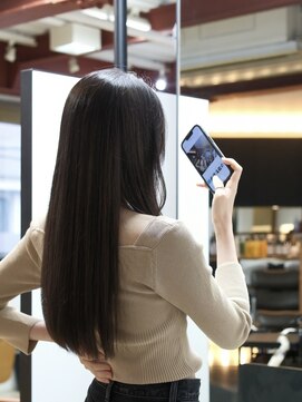 アナンダ(ananda) 深みのあるグレーカラー