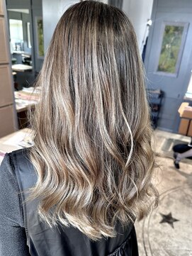 トリニティ(trinity) シークレットハイライト・白髪ぼかし【豊見城・糸満・南風原】