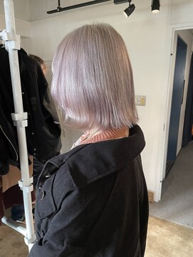 ニュート(Neut ) ホワイトシルバー/ホワイトブリーチ/ハイトーンカラー/名古屋