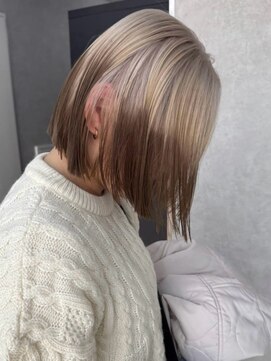 イリ 大阪(ili) ハイライトカラー/ミルクティーベージュ/レイヤーカット