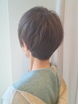 ヴェルマ 江坂店(varma)&nbsp;スタイリッシュショート、白髪ぼかし