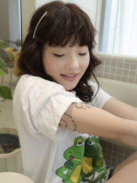 ユーリ(JUURI) ミディアム/ベージュカラー/レイヤーカット