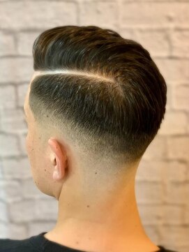 銀座マツナガ 新宿野村ビル店 フェードカットスタイル