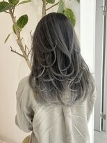 ヨロ 小岩(YOLO) ハイライトカラーバレイヤージュケアブリーチミディアムレイヤー