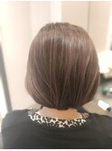 艶髪カラーファンタジー肩上ボブカットスタイル