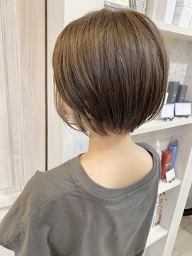 キャアリー(Caary) 福山市美容室Caary 丸みショートのナチュラルインナーカラー