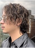 大人かっこいい波打ちツイストスパイラルマッシュウルフヘア