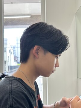 アネラ(Anela) ニュアンスパーマ/センターパート/メンズパーマ 【山中】