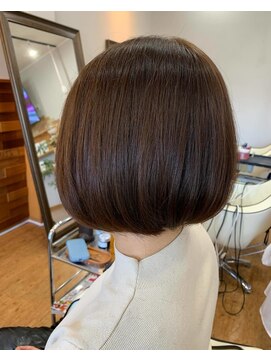 フリー(Free) 40代50代60代◎艶々さらさら切りっぱなしショートヘアー