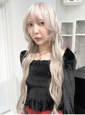 ホワイトブロンドケアブリーチフェミニンロングイメチェン