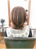 セミロングレイヤー外はね