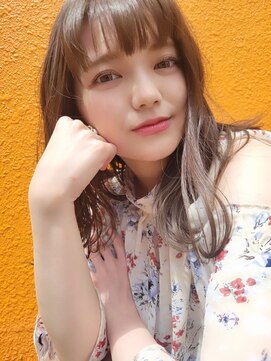 ベベ('BEBE) ミディアム ベージュ