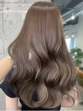 ディスオモテサンドウ 表参道(This OMOTESANDO) ★