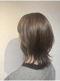 自然なくびれ感を楽しめるレイヤーミディ