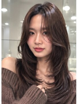ベル 新宿(Belle) 大人ヘア　毛流れ　韓国　レイヤーカット　秋ベージュカラー新宿