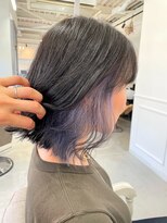 アルト(ALTO)&nbsp;透明感ラベンダー×個性派ブルー系インナーカラー波巻きミディ