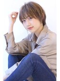 ローライトアッシュブラウン大人かわいい小顔ワンサイドショート