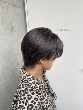 フリーラ 表参道(freera) センターパートウルフハイライト