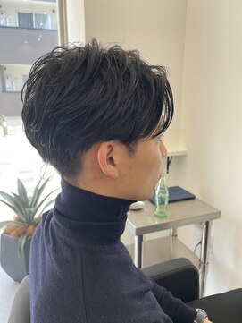 イーナ(iina) メンズセンターパート　ニュアンスパーマ