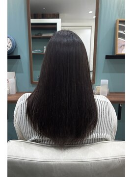 ロサ ブランシェ バイ エスト(Rosa Blanche by est) ナチュラルストレート