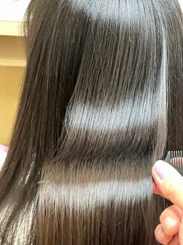 大人女性の髪のお悩みを解決します！女性スタイリストのみのサロンだからこその、丁寧な施術が人気の秘密♪